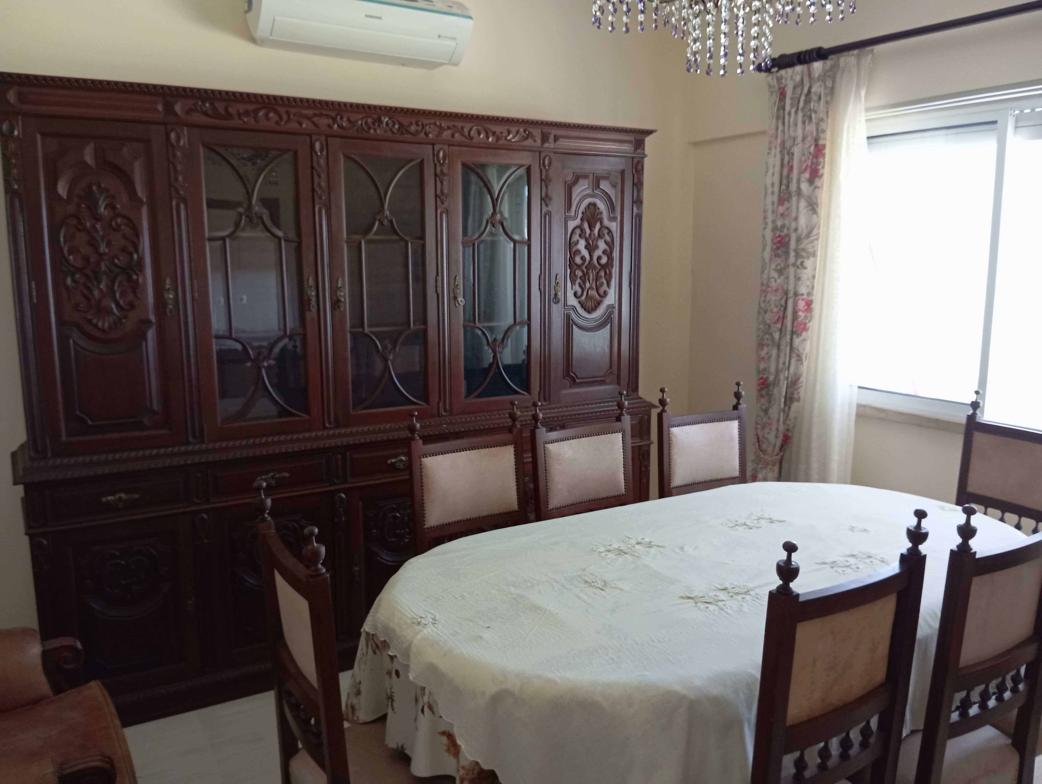 Sala de jantar completa
