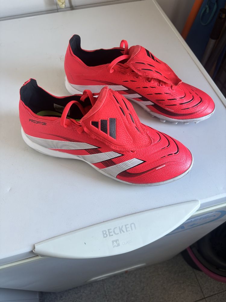 Chuteira adidas predator como novas usada 2 vezes