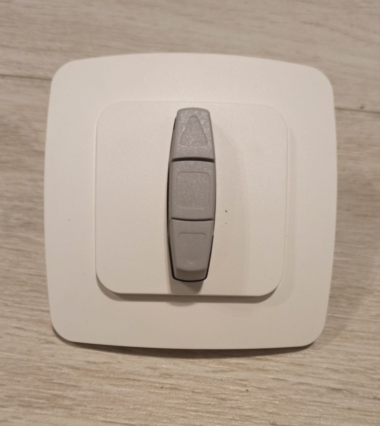 SELVE intronic Włączniki do rolet