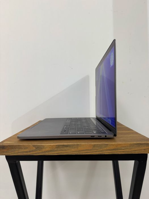 MacBook Pro 13 2019