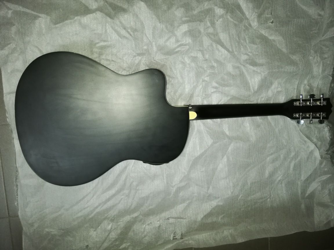 Guitarra eletroacústica preta nova