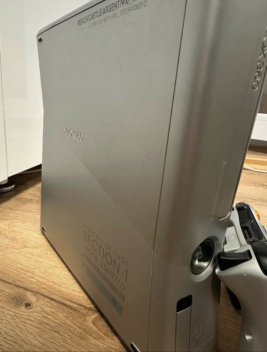 Xbox 360 Slim Halo Reach RGH3 250gb limitowany srebrny x360s