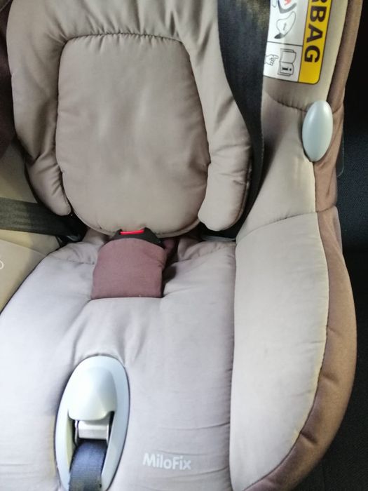 Cadeira Bebe Confort Milofix.
Grupo: 0+/1 (0 - 18 kg; 0 - 4 anos), Tip