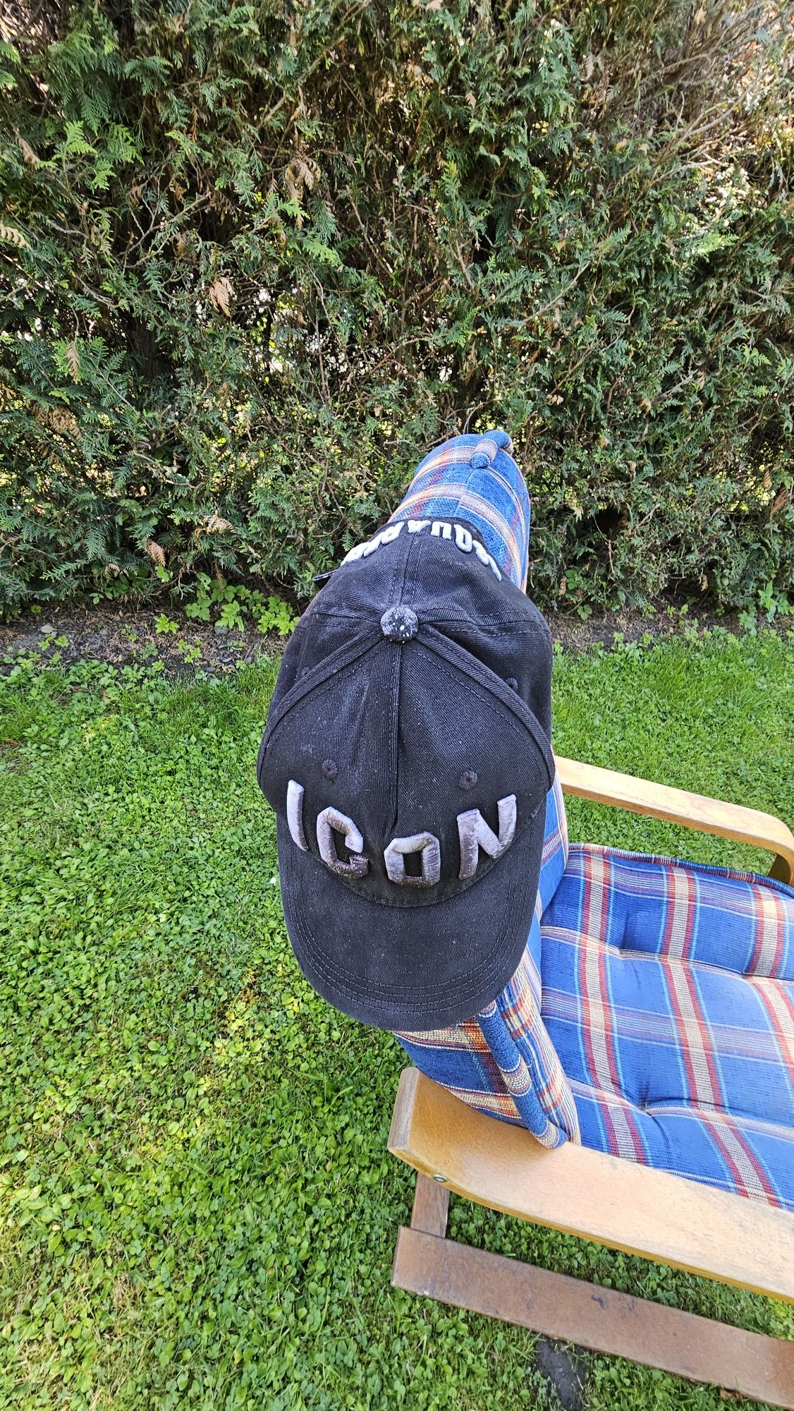 Czapka icon  dsquared2