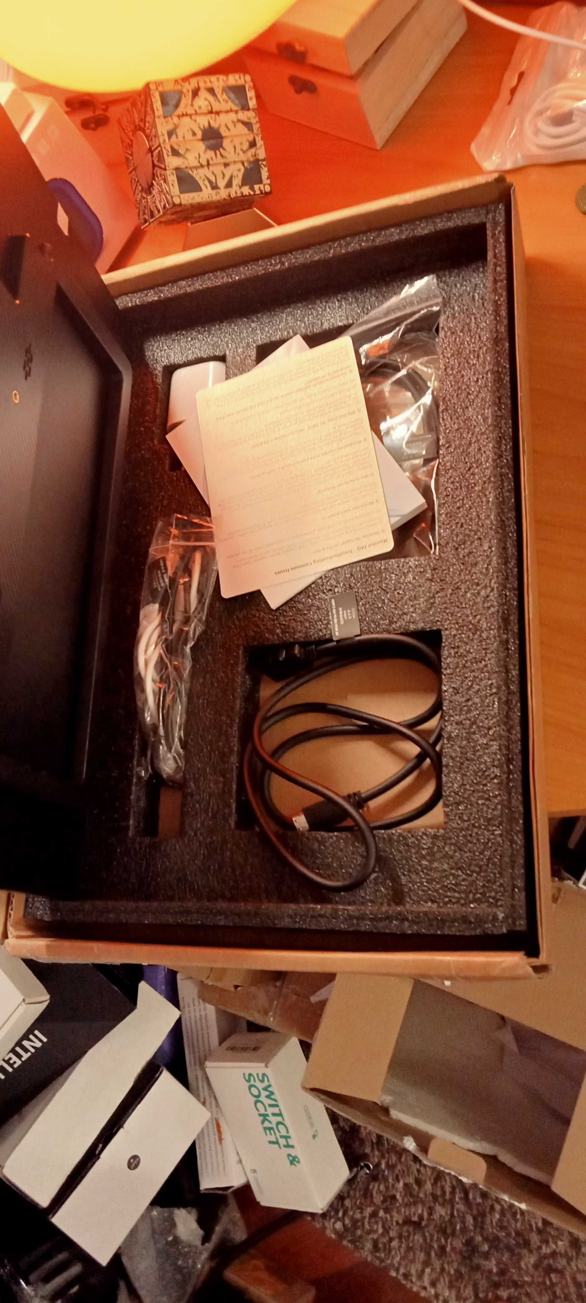 Monitor Portátil+Artigos. Oportunidades
