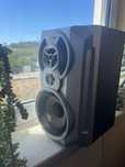 2 Colunas sony prateadas e pretas