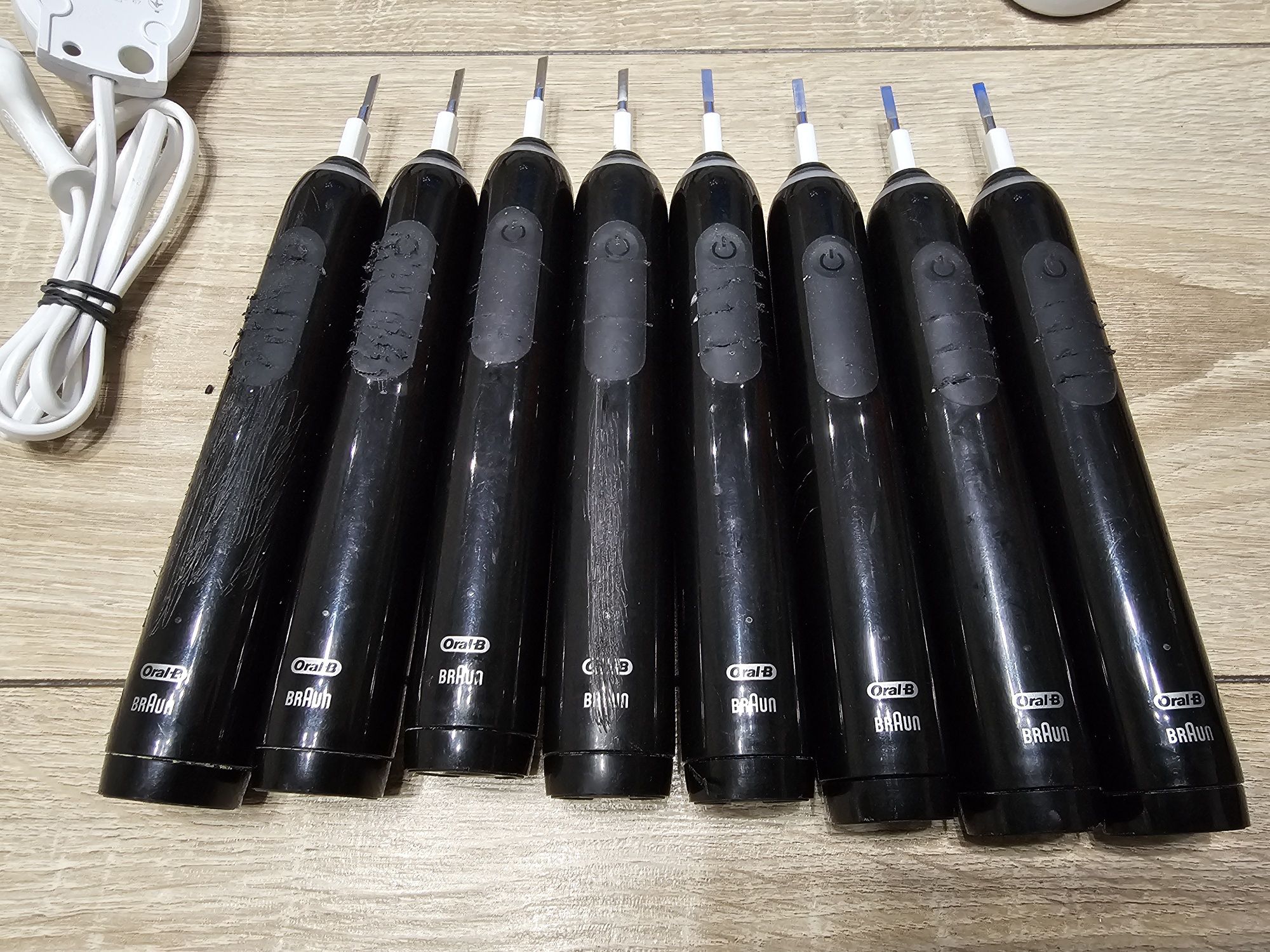 Електрична зубна щітка із зарядним Braun Oral-B Toothbrush Type 3772