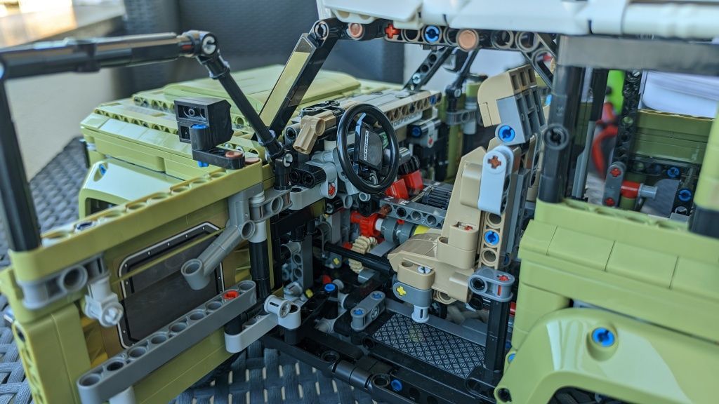 Land Rover Defender technic 2573 peças