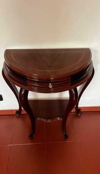 Consola de Entrada Clássica (Meia-Lua)