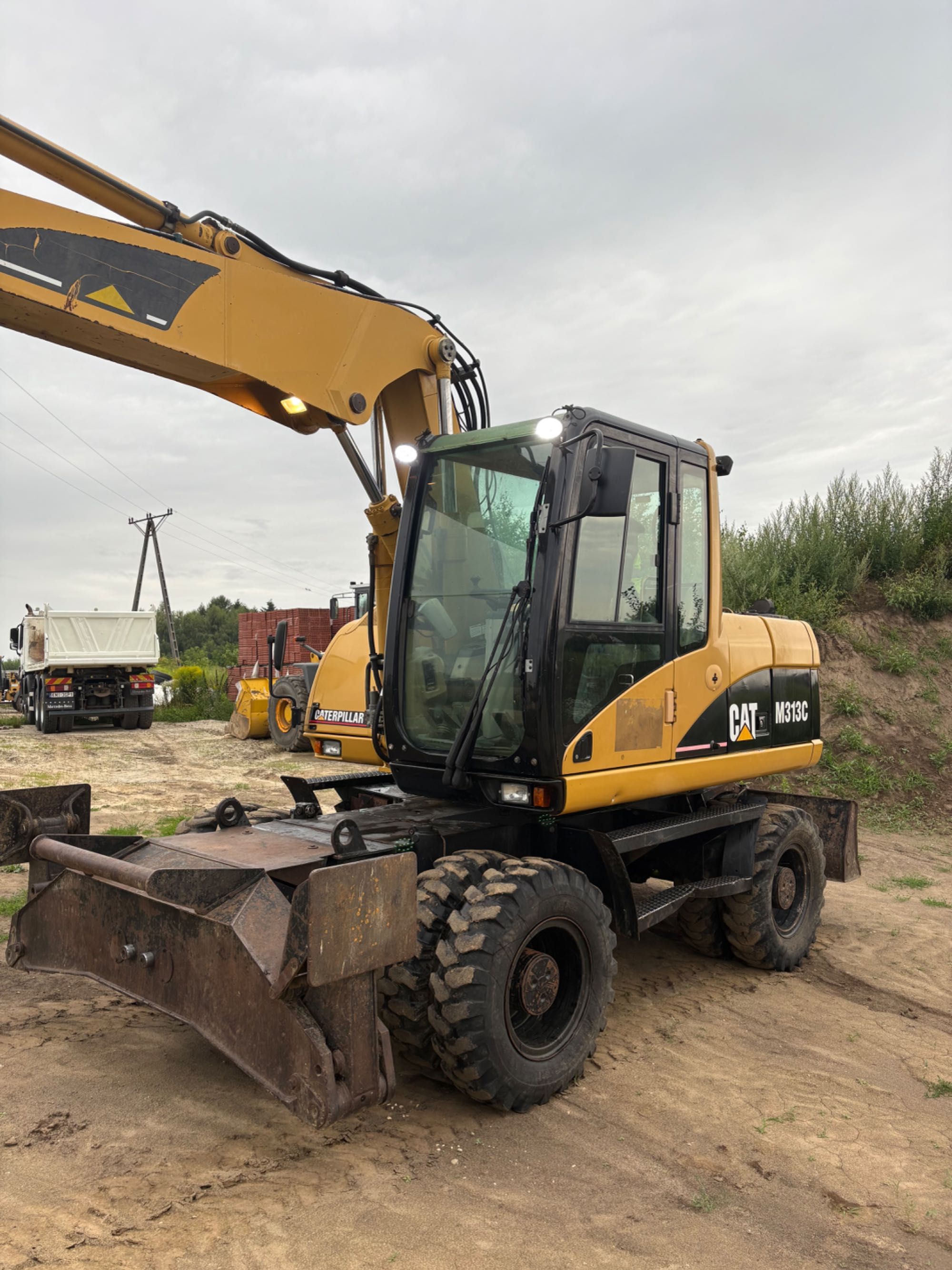 Koparka cat 313c rok 2006 dłuższe ramię umowa