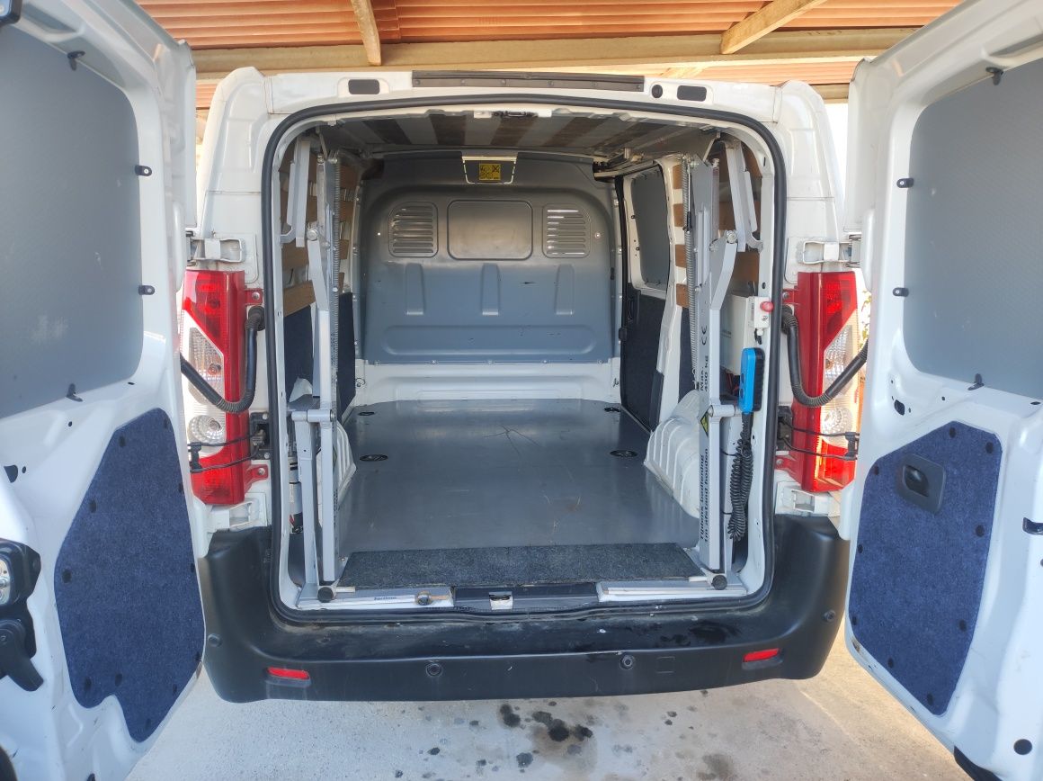Fiat Scudo 2.0 com plataforma elevatória