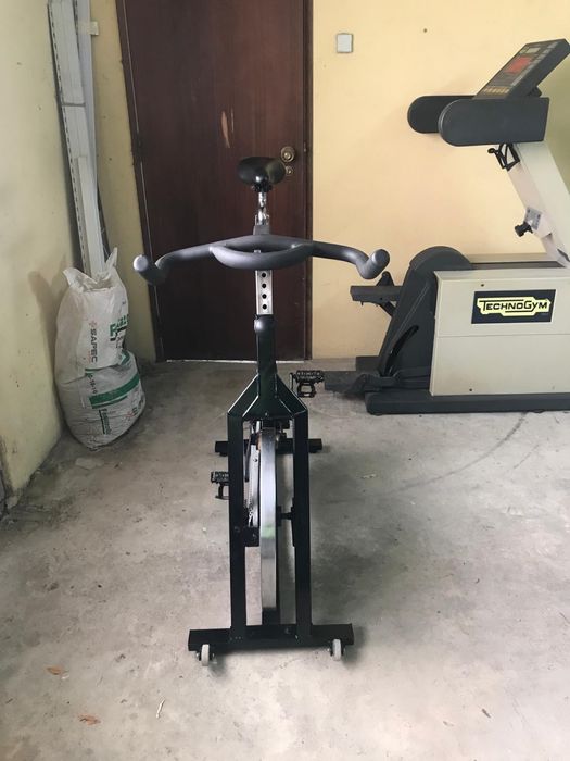 Bicicleta spinning marca Bianchi Celestepuro