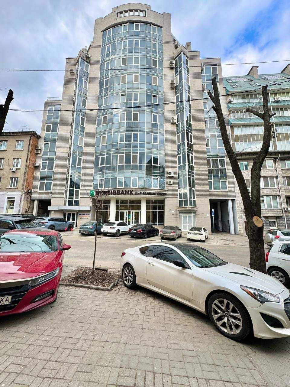 Продаж 3 кім. квартири в центрі вул. Воскресенська 30