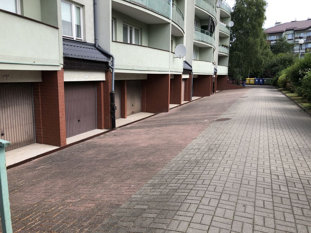 Garaż murowany Kurierów AK 15m2
