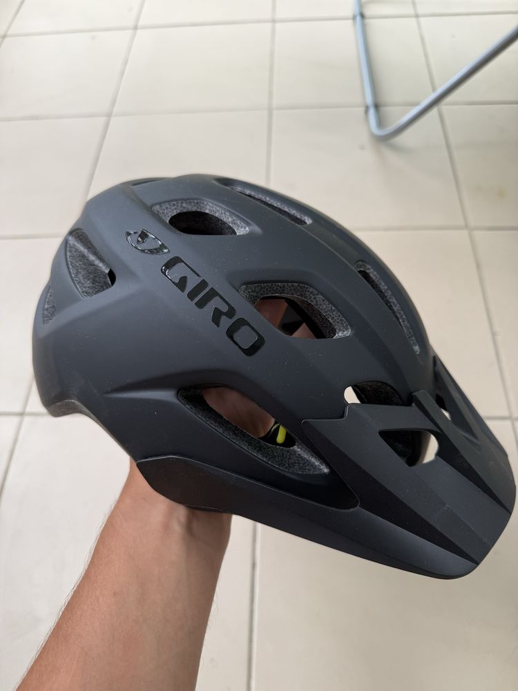Giro fixture MIPS 54-61 M L XL
