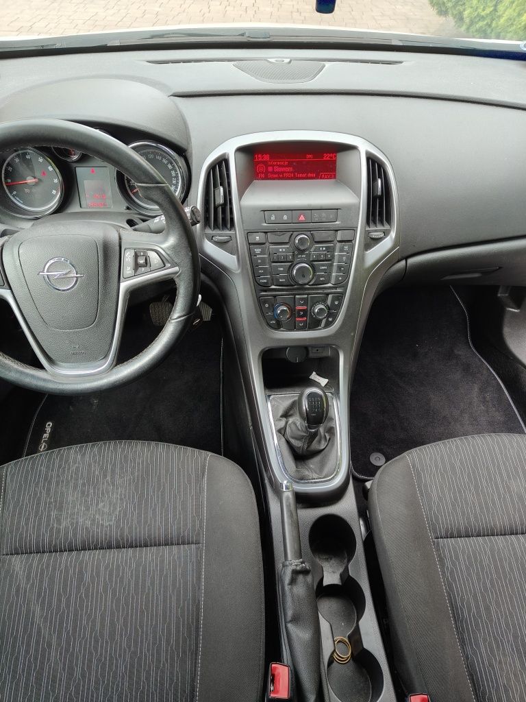 Opel Astra J 1.4 turbo 2015 r.