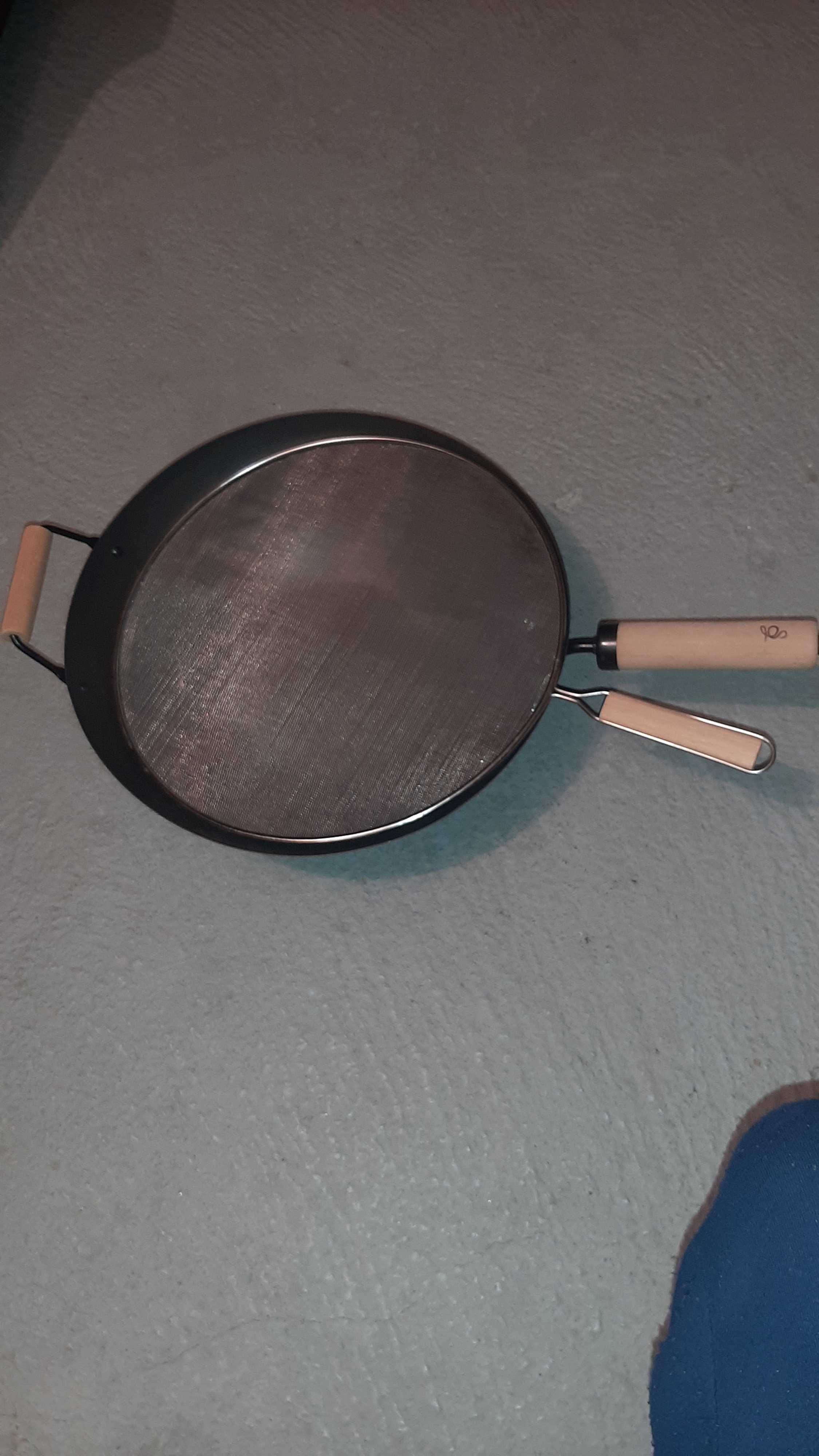 Frigideira tradicional de aço de carbono forjado à mão
