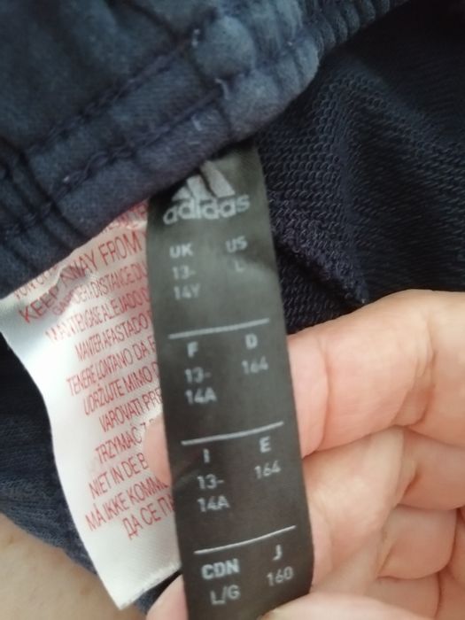 Spodnie dresowe Adidas gratis koszulka sportowa Kipsta