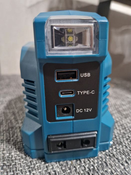 Інвертор під акб Макіта 12в 220В 220W