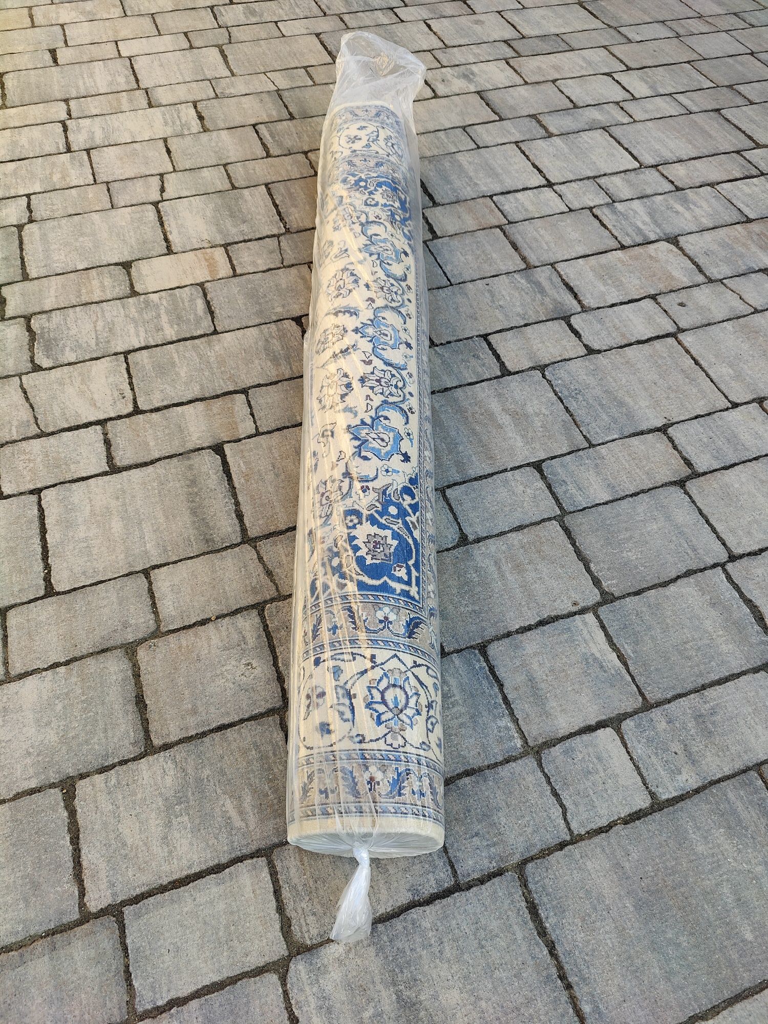 Dywan ręcznie tkany orientalny 260*202 cm.