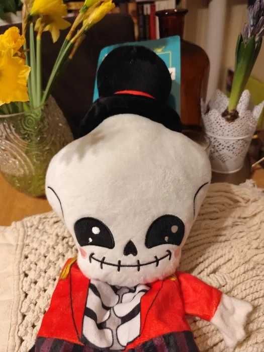 Karton 28 sztuk pluszowych zabawek dla psów Halloween NOWE