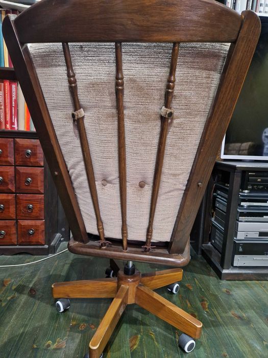 Fotel obrotowy z  dębiny-stan idealny