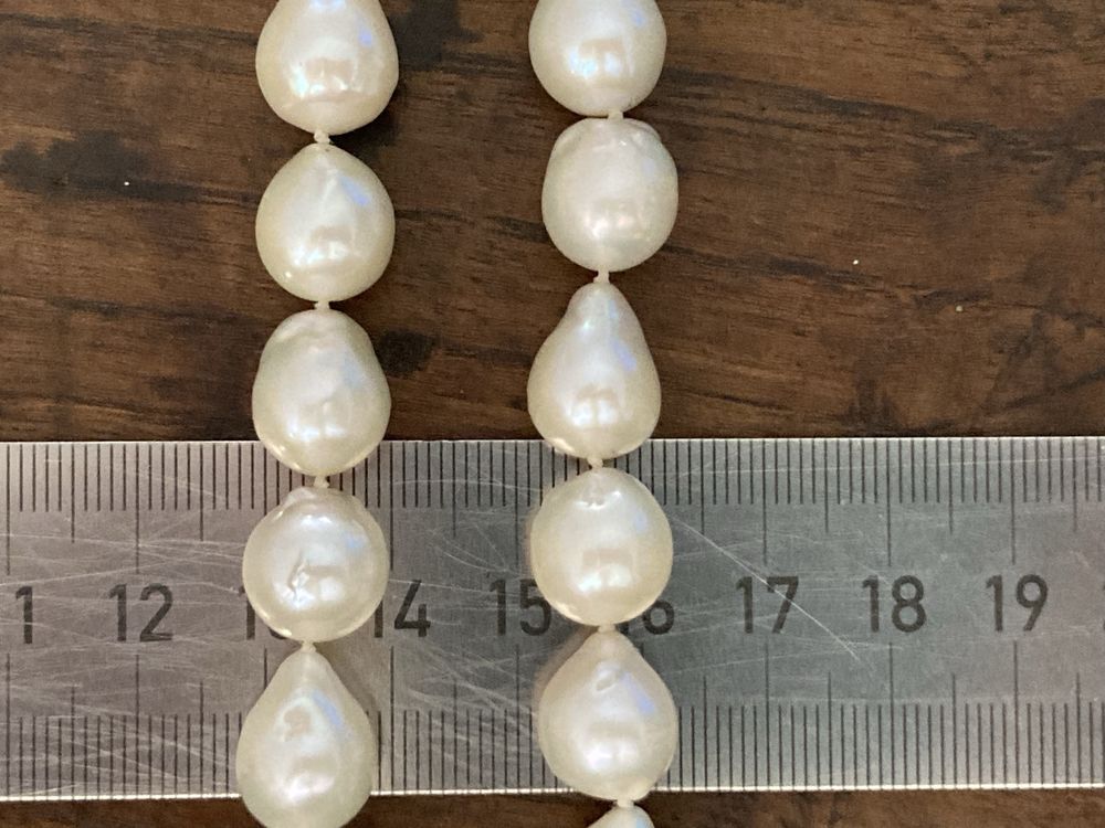 Colar de pérolas naturais