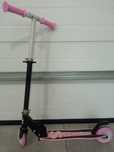 Trotinete rosa e branca