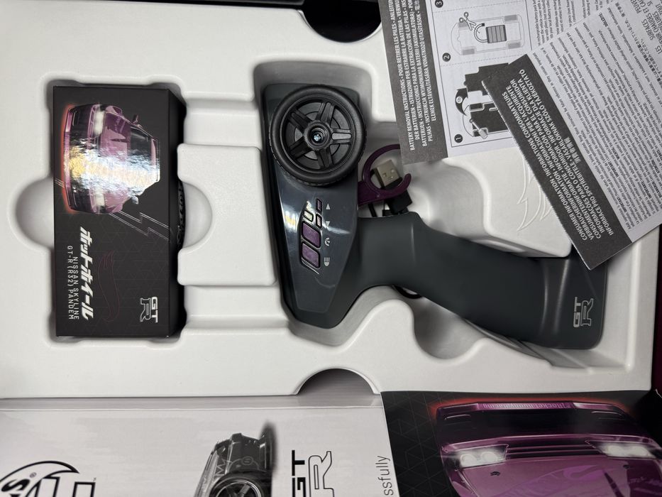 Hot wheels 1:64 металл на радиоуправлении впервые nissan GT-R 32