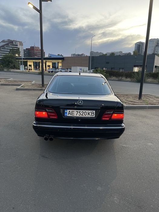 Mercedes-Benz W210 E430