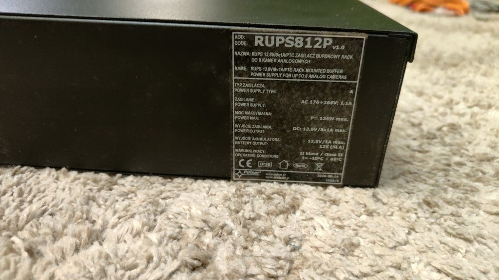 Zasilacz buforowy - awaryjny  8 x 12V + 4 x 5V.