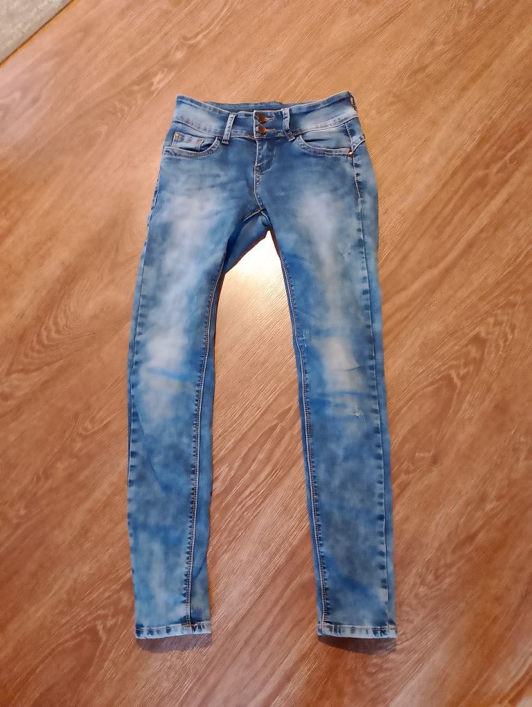 Spodnie damskie jeansowe r. 36/s
