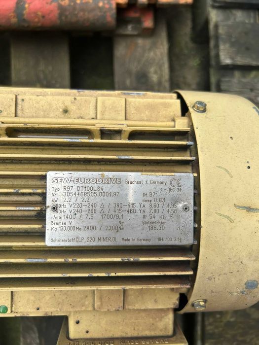 Motoreduktor z silnikiem 2,2 kW, 1400 r/min na 7,5 r/m