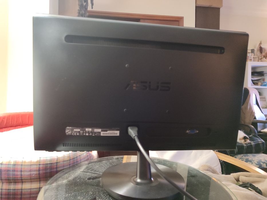 Monitor ASUS com pouco uso