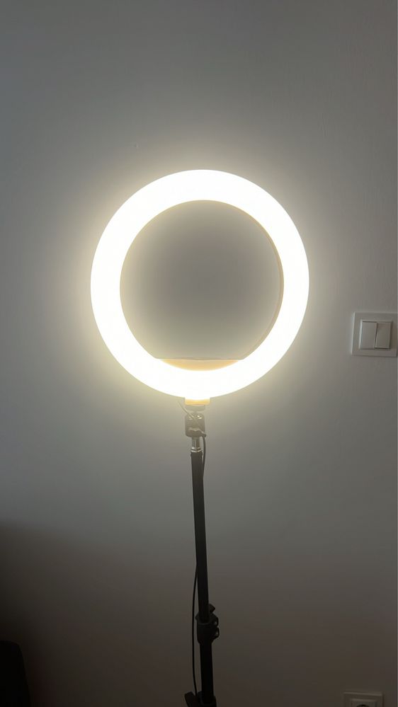 Lampa pierścieniowa