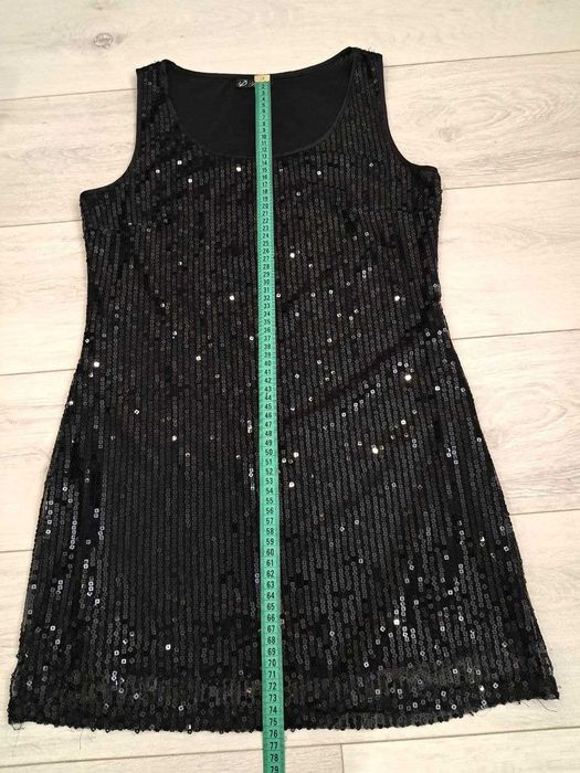 Сукня чорна з пайетками
