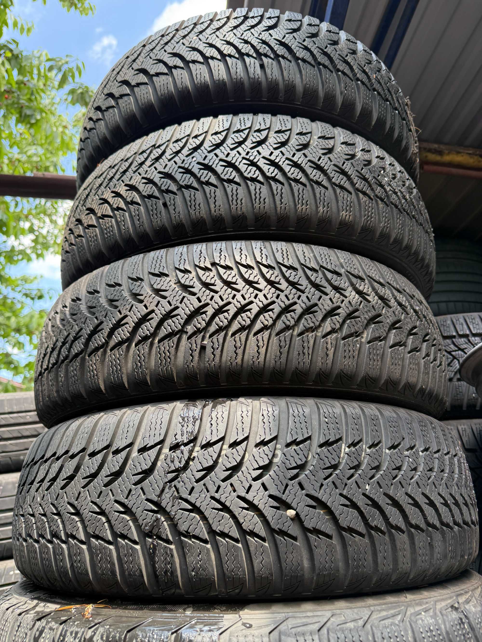 Komplet opon Kumho WinterCraft WP51 185/65r15 88T