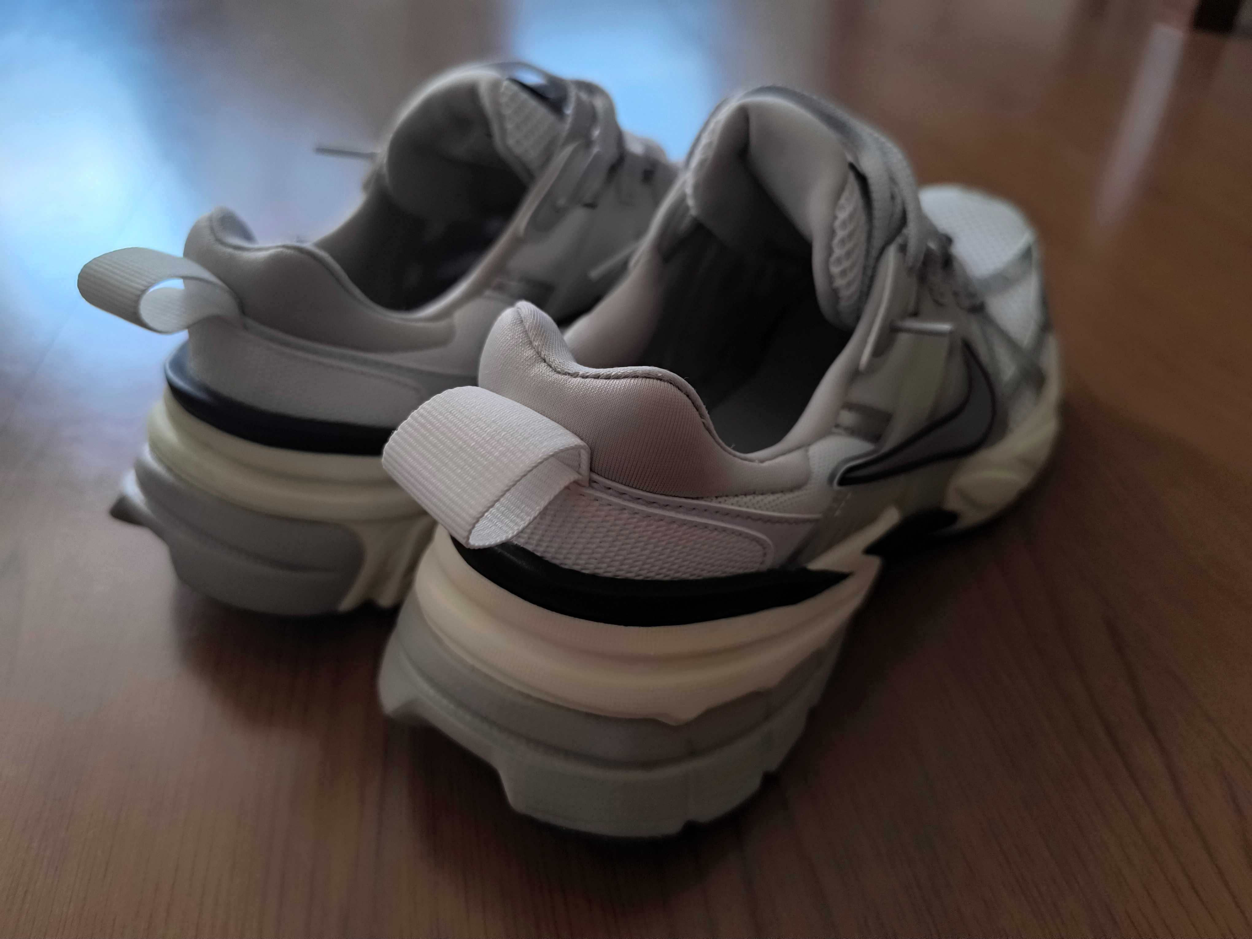 Tênis Nike V2K RN n° 40