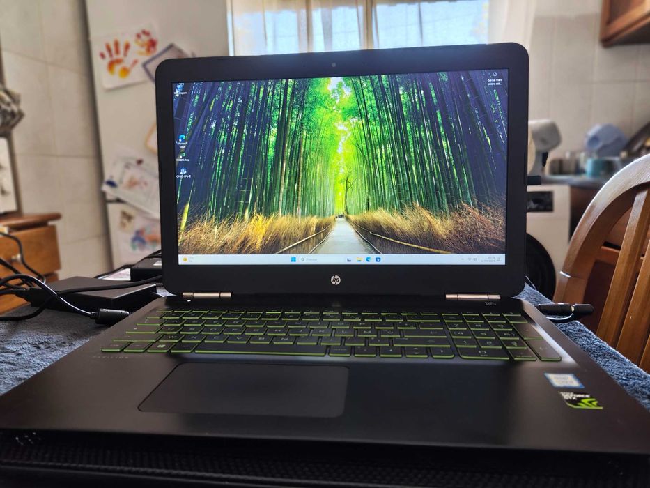 HP Pavilion Gaming • i5 • GTX 1060 • 16GB RAM • SSD • Bateria Nova