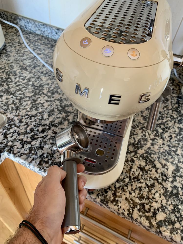 Máquina de Café SMEG Branca