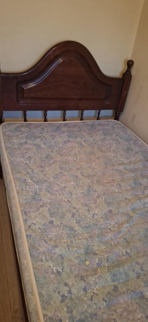 Cama de solteiro com colchão