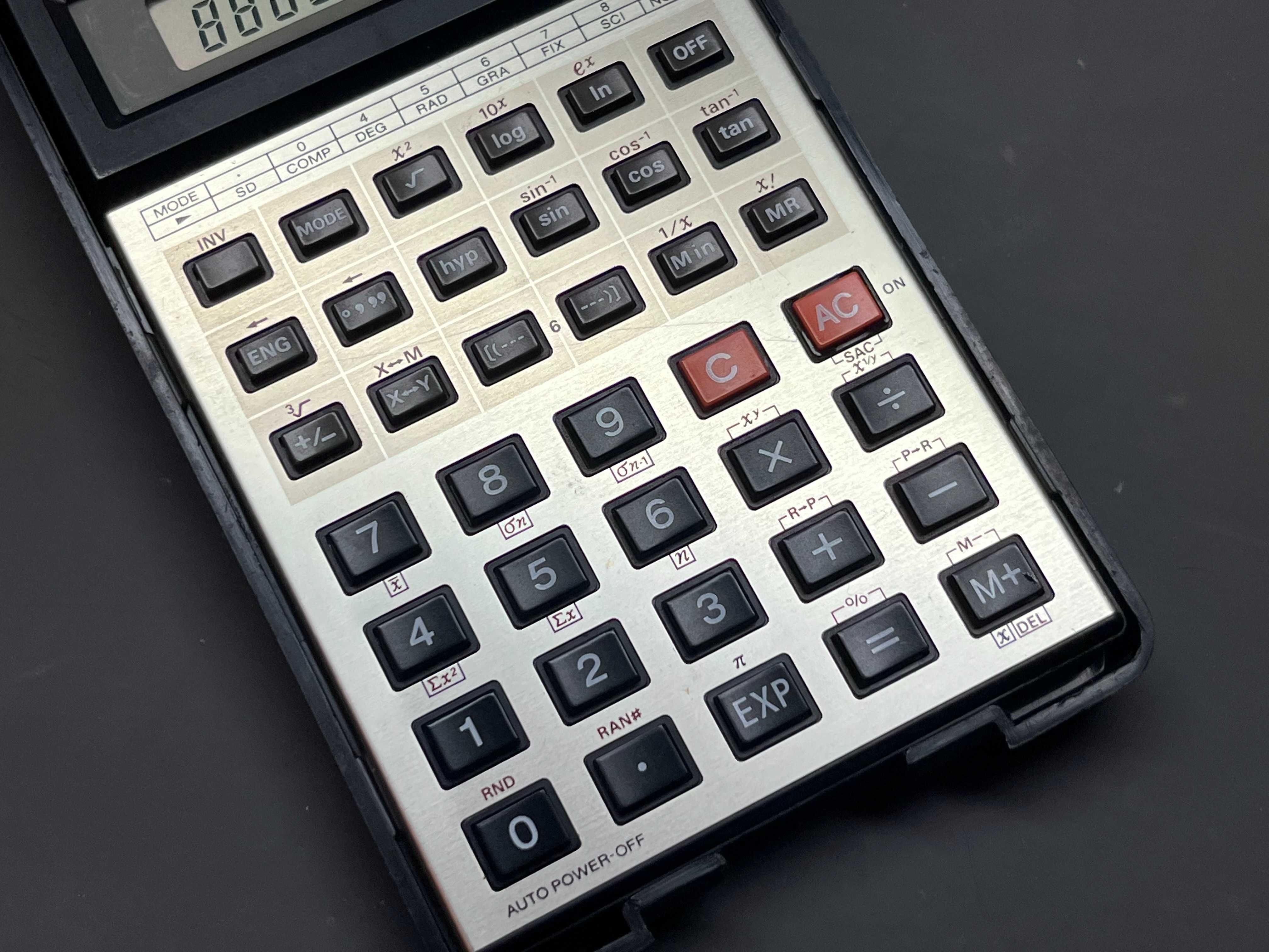 Stary kalkulator naukowy Casio FX-82c