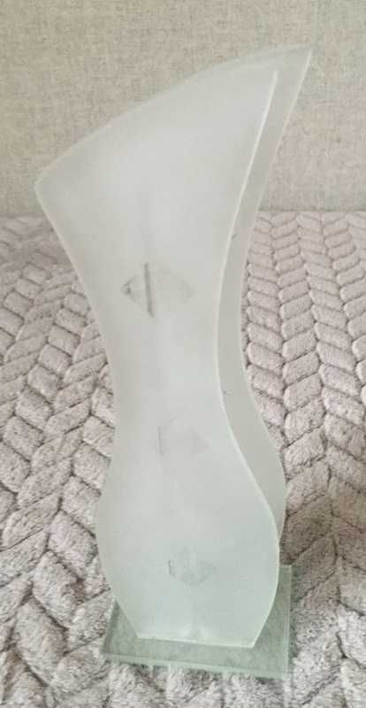 Oryginalny wazon szkło matowe z probówką, prostokątna podstawa