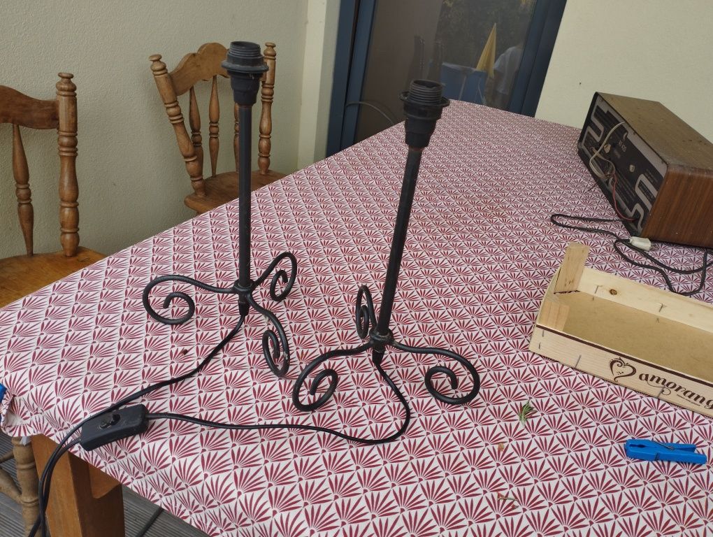 Candeeiros mesa pretos