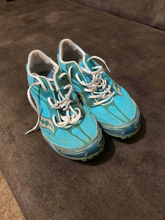 шиповки для дівчинки