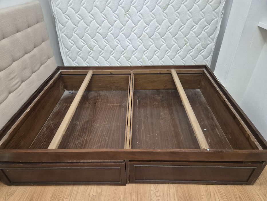Vendo base de cama e estrado