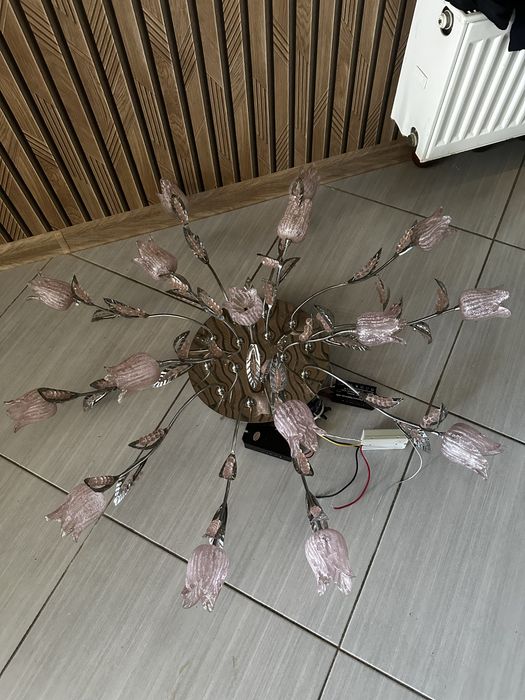 Люстра в идеальном состоянии