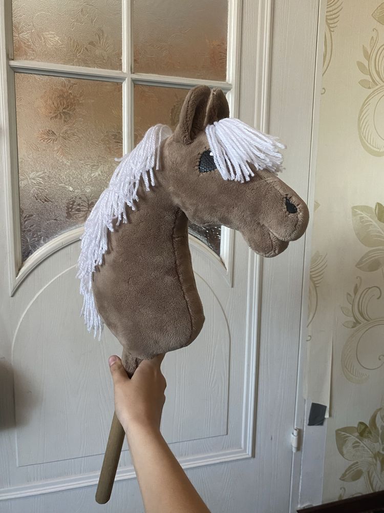 Bezowy hobby horse