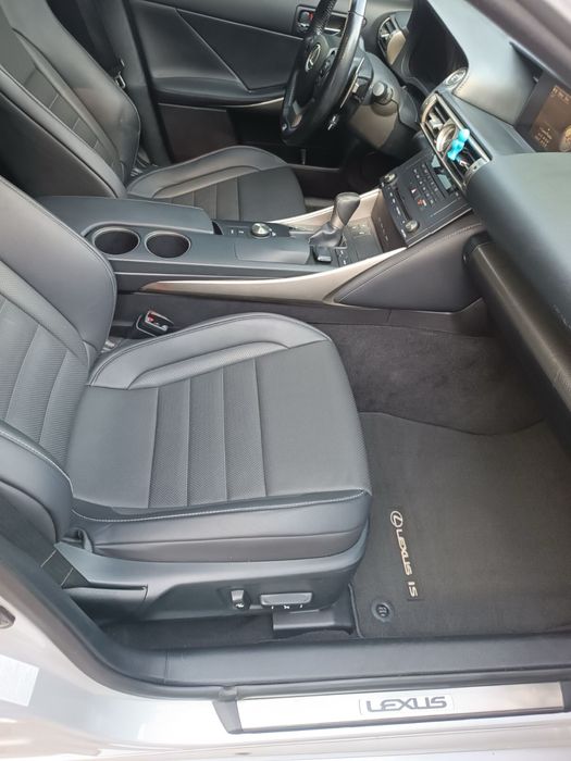 Lexus is 200 продам