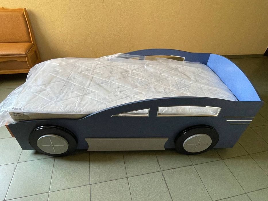 Дитяче ліжко "автомобіль"